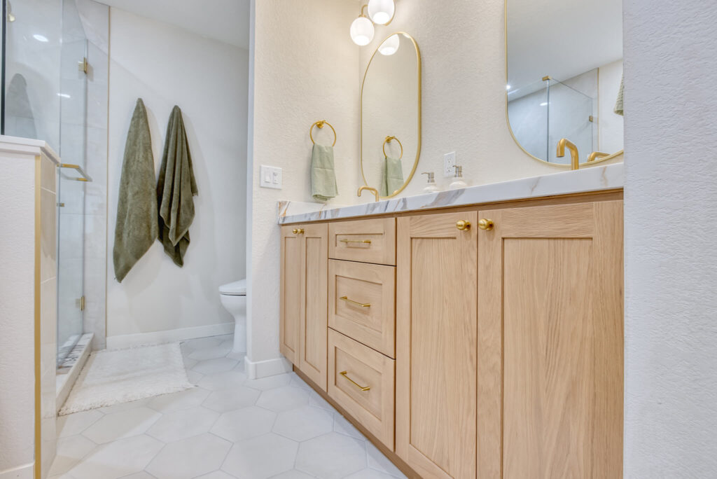 Tam's Vanity - 405 Cabinets & Stone - 07