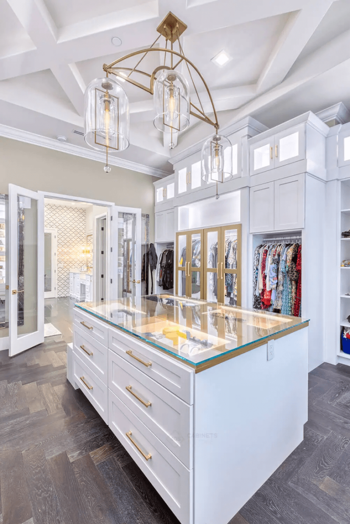 Custom Cabinets for Walk-In Closets and Wardrobes