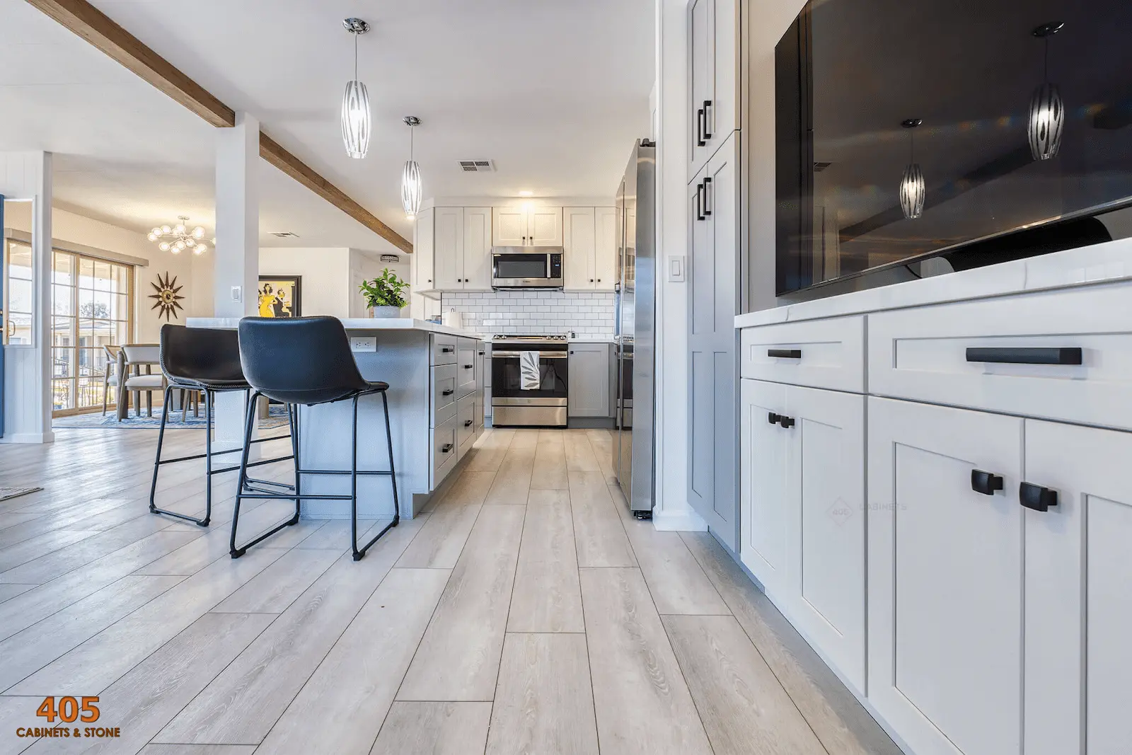 Kitchens with Off-White Cabinets