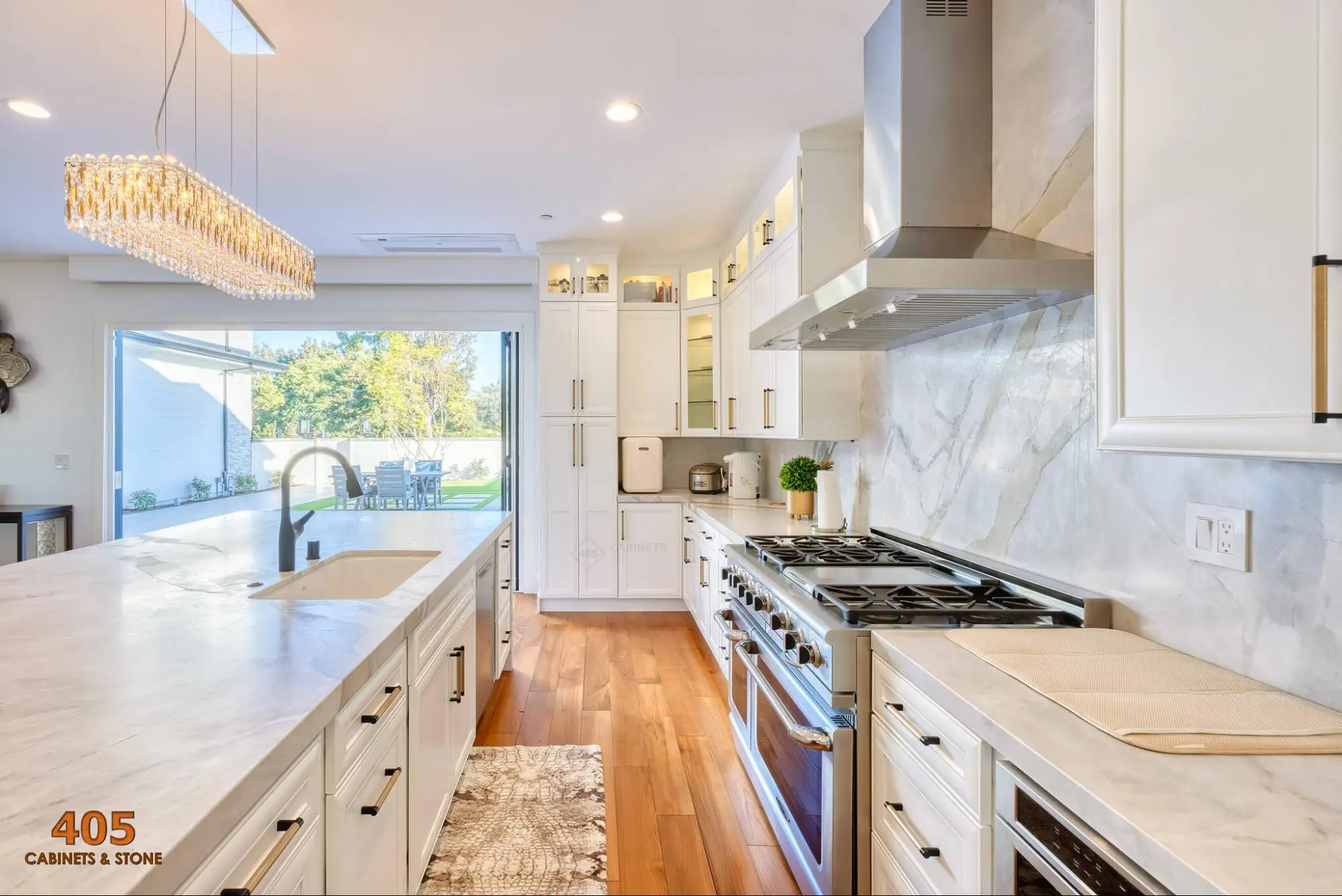 Stunning White Kitchen Cabinets with Stainless Steel Appliances image6