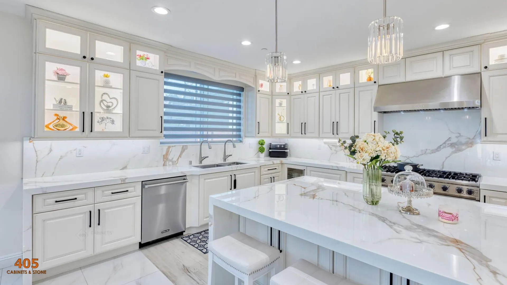 Kitchen Cabinets with Glass Doors_06