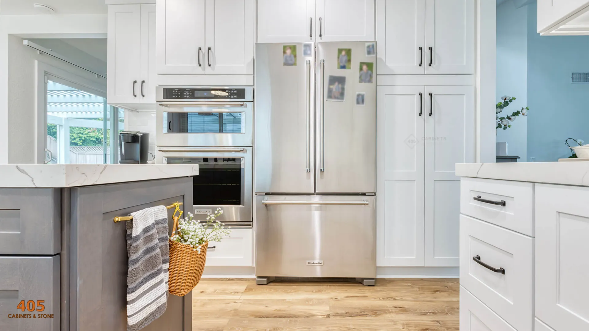 White and Grey Kitchen Cupboards (3)