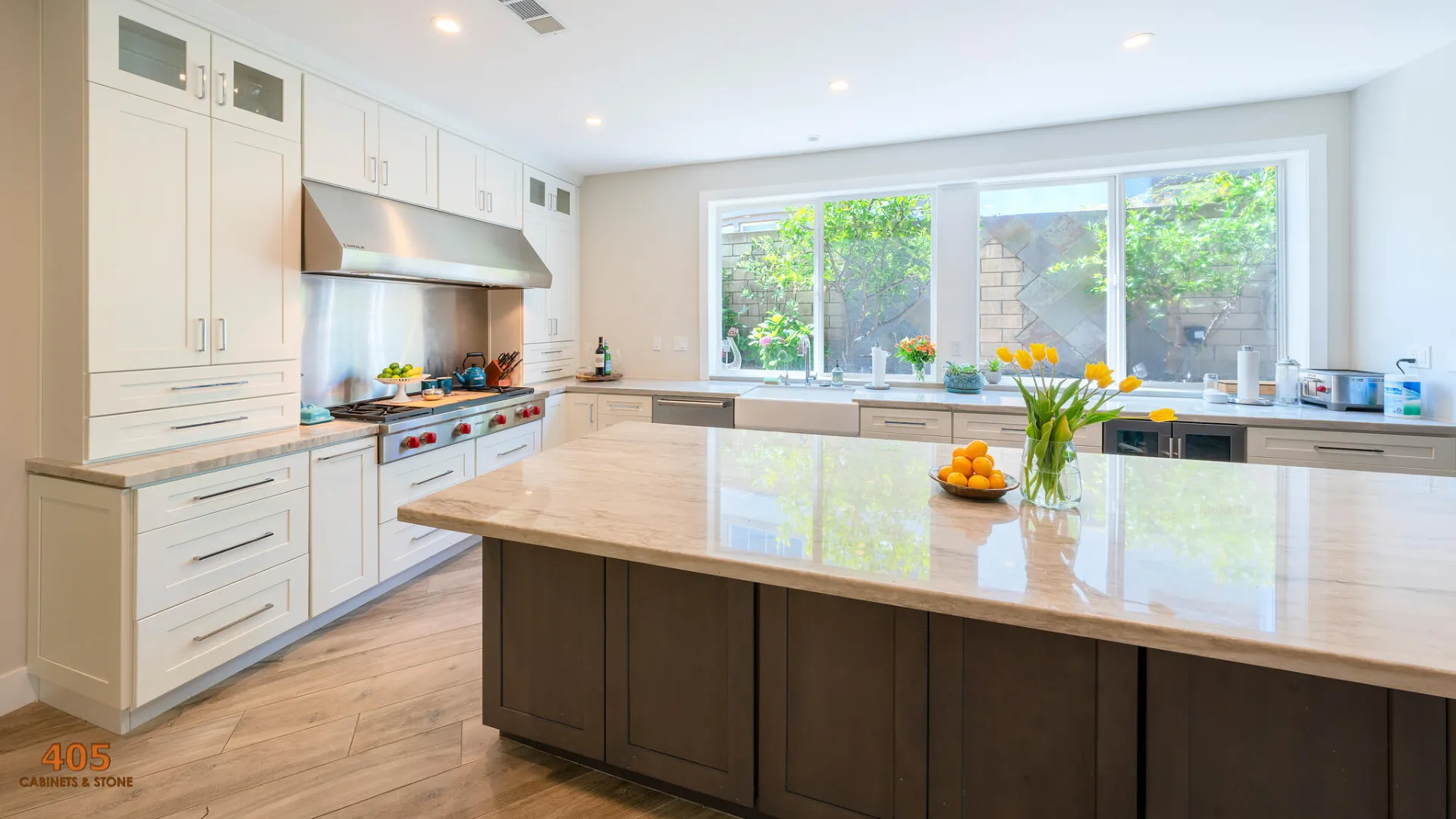 White and Grey Kitchen Cupboards (7)