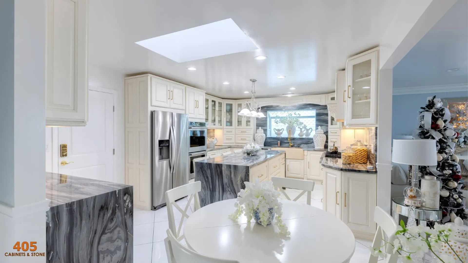 Cream Color Kitchen Cabinets: Designs & Tips 