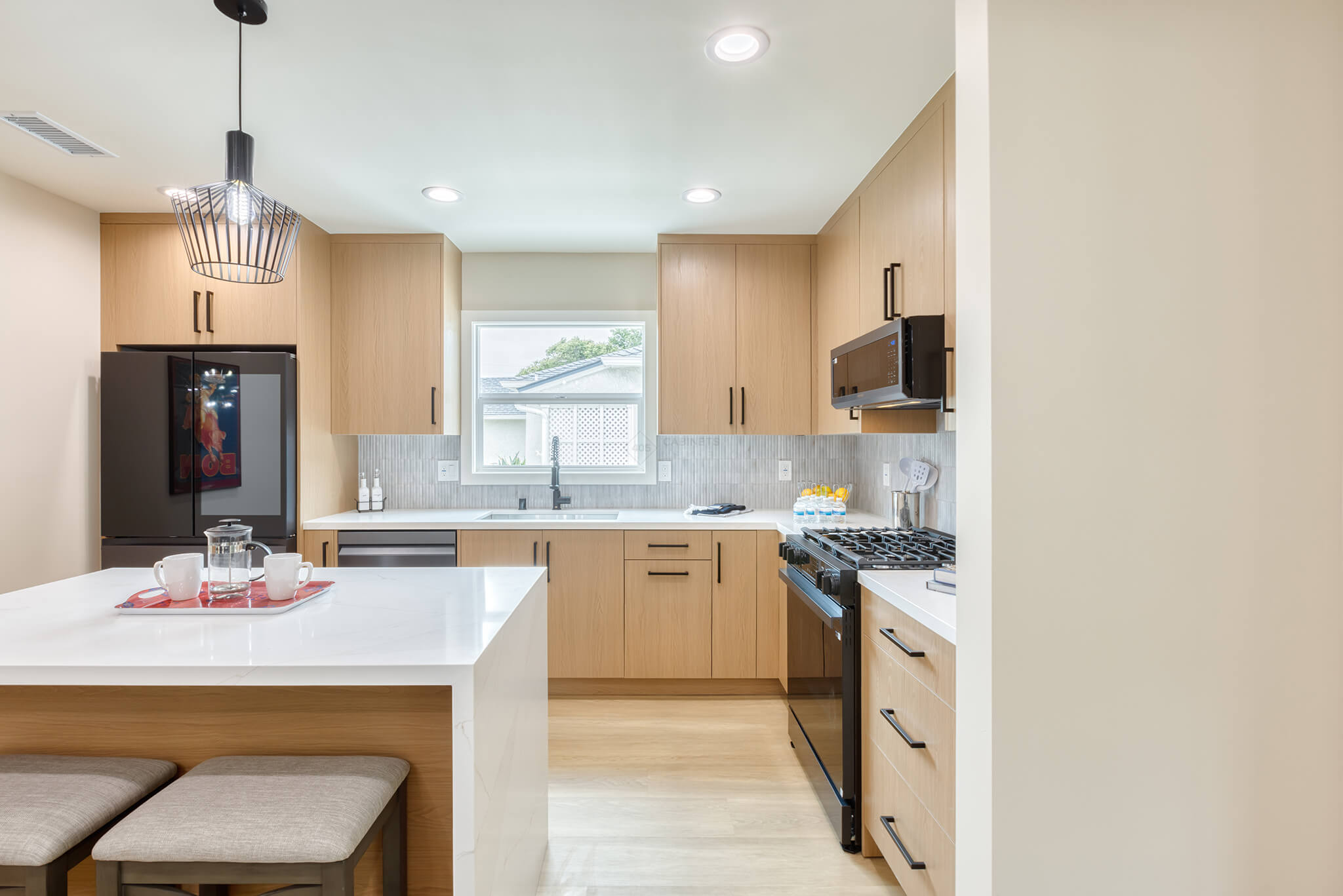 Alan's Kitchen - 405 Cabinets & Stone - 031 - Framless Flat Panels