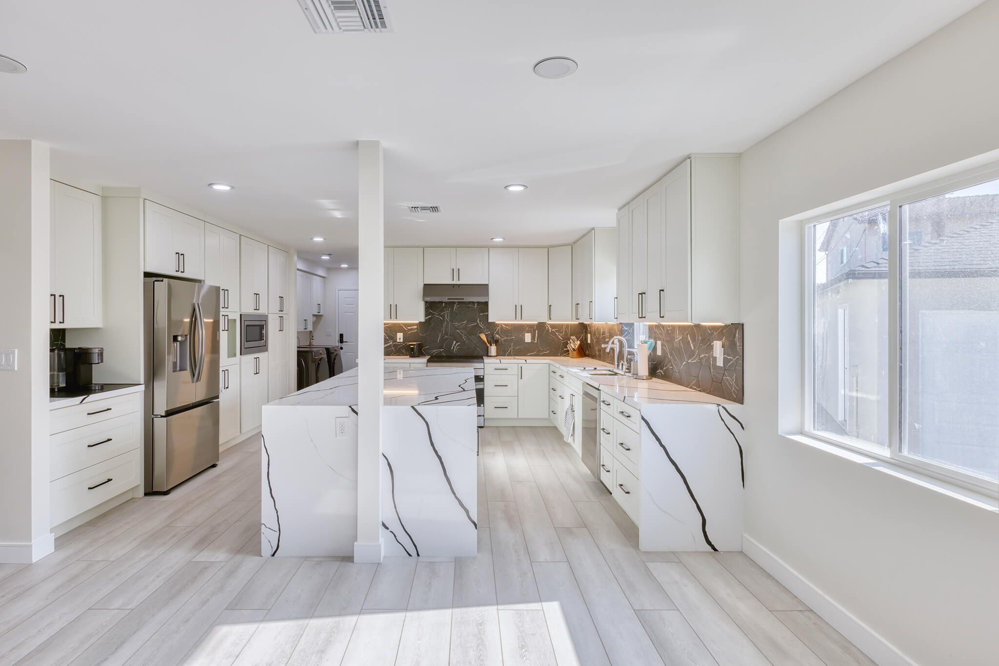 Shauna's Kitchen - 405 Cabinets & Stone - 02