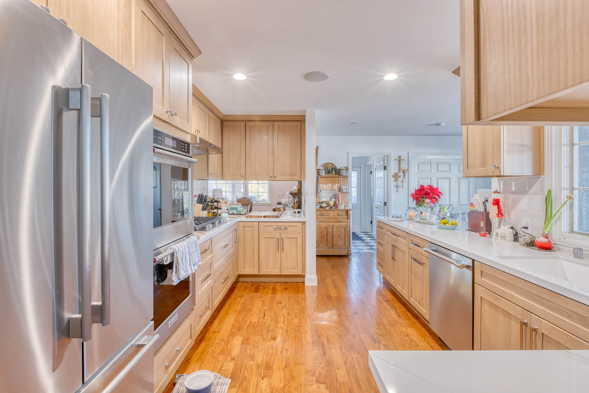 Laurie's Kitchen - 405 Cabinets & Stone - 06