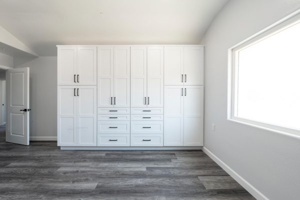 AC's Closet - 405 Cabinets & Stone - 002