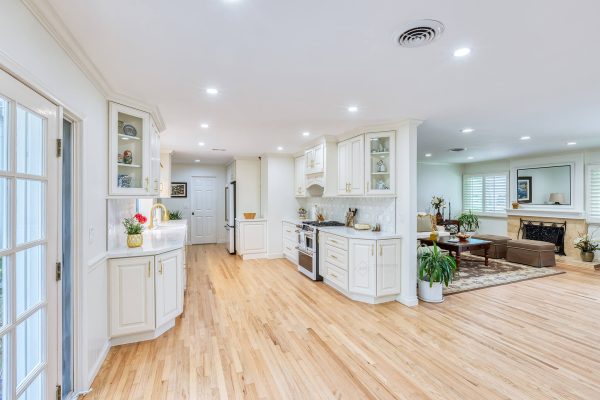 Bobbie's Kitchen - 405 Cabinets & Stone - 06