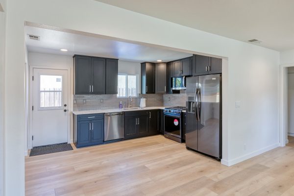 Costa's Kitchen - 405 Cabinets & Stone - 03