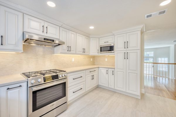 Luna's Kitchen 1 - 405 Cabinets & Stone - 08