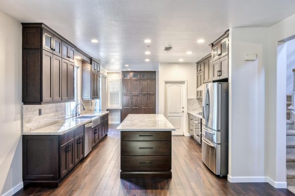 Tina's Kitchen - 405 Cabinets & Stone - 01